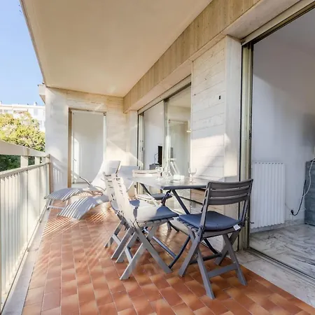 Apartment Renovated 3-room In A Leafy Park *
