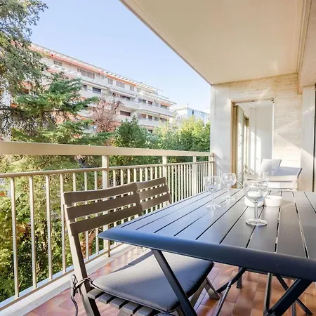 Apartment Renovated 3-room In A Leafy Park Cannes