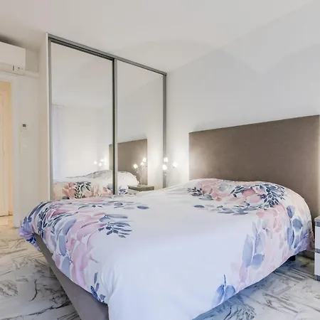 Renovated 3-room In A Leafy Park Apartment Cannes
